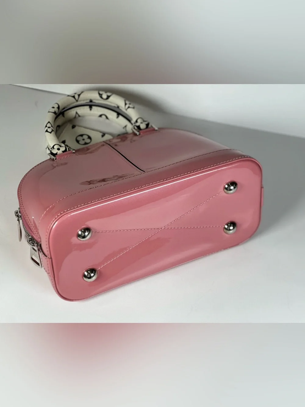 Authentic Louis Vuitton Blush Pink Vernis Alma BB Crossbody